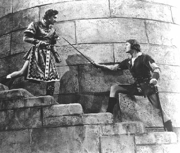 Flynn and Basil Rathbone (as Sir Guy) in their classic duel - 93kb